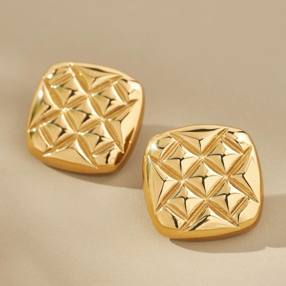 Cendré Olsen Square Earrings Gold Tone 1" square - Anthropologie - Chanel vibes!